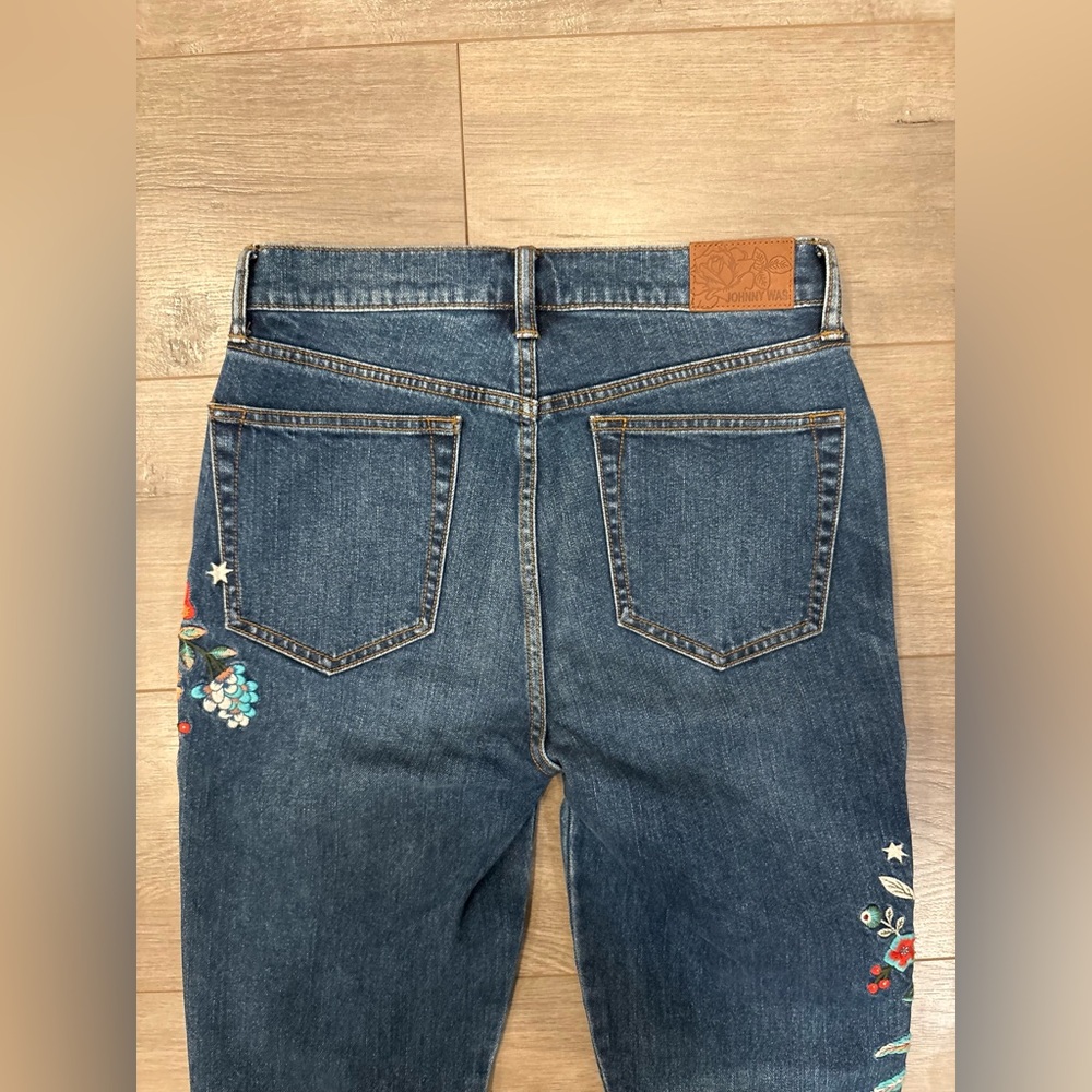 Johnny Was Ardell Cropped Baby Boot Jeans Floral Embroidered Mid Rise Women’s 26 - Picture 6 of 6